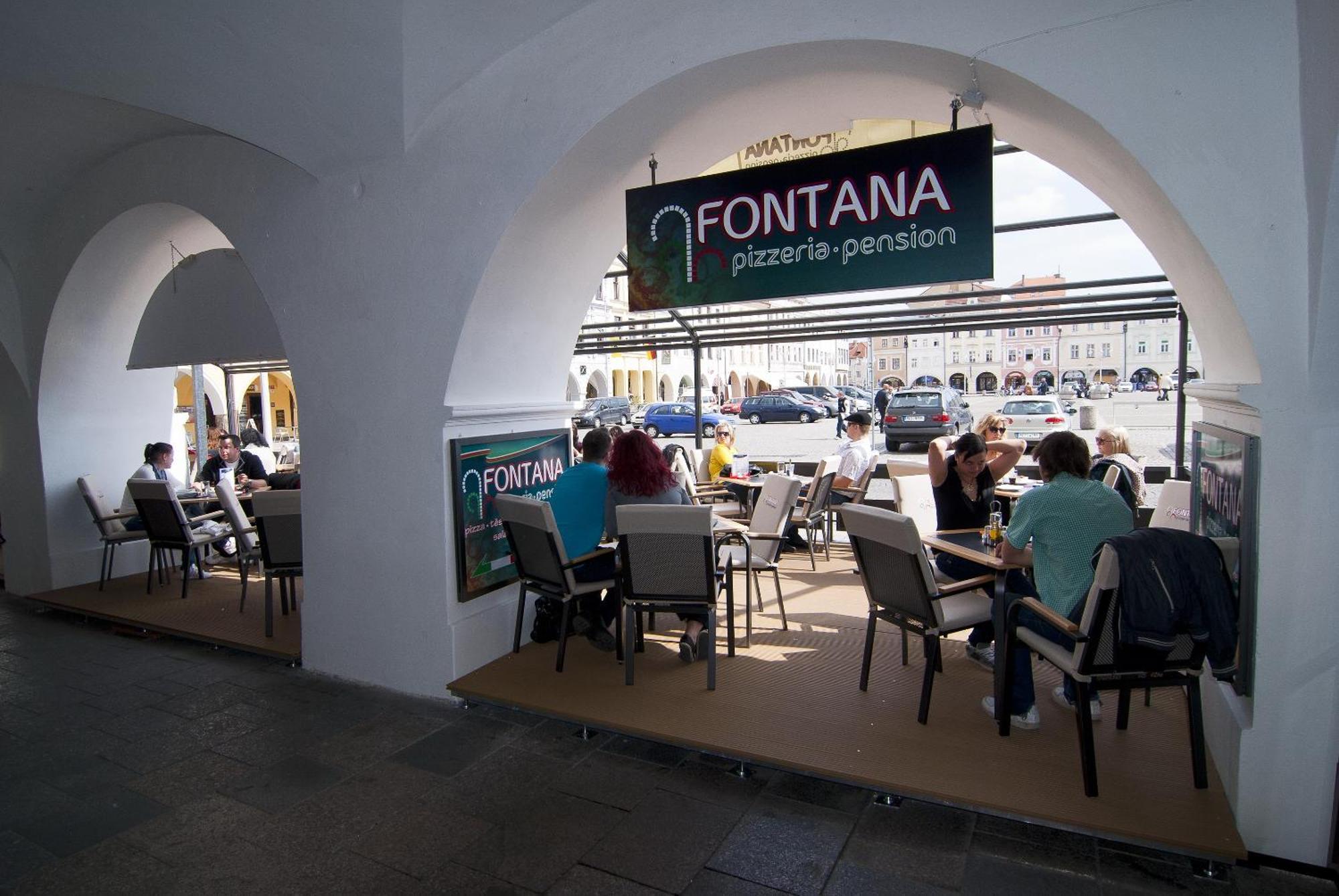 Fontana Pizzeria - Pension تشيسكي بوديوفيتسه المظهر الخارجي الصورة