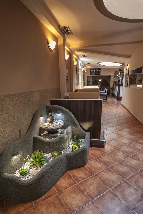Fontana Pizzeria - Pension تشيسكي بوديوفيتسه المظهر الخارجي الصورة