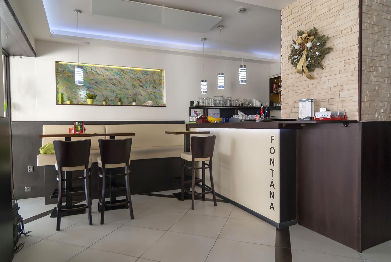 Fontana Pizzeria - Pension تشيسكي بوديوفيتسه المظهر الخارجي الصورة